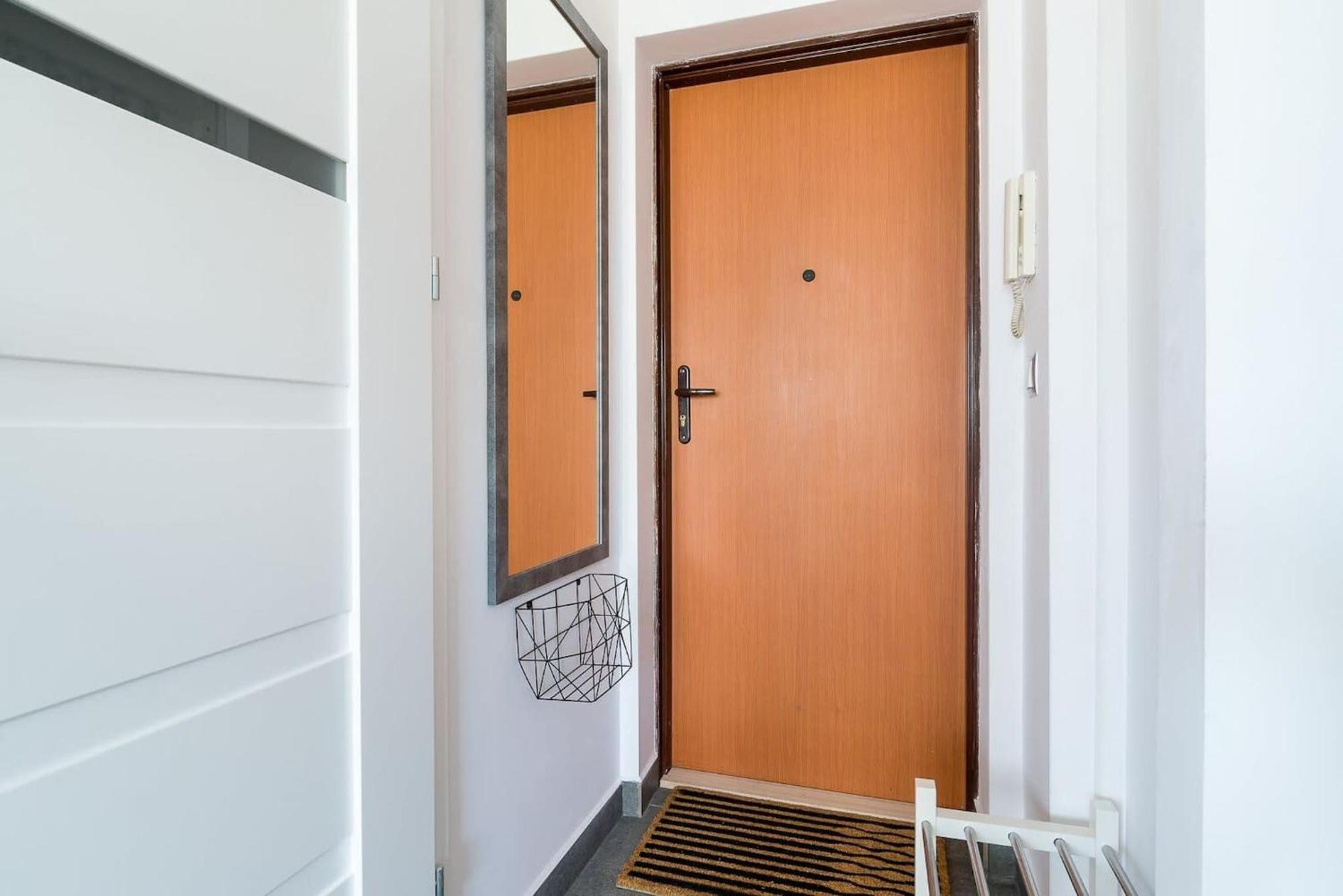 Przytulne Studio Dla 2 Osob W Centrum Warszawy By Rent Like Apartment Warsaw