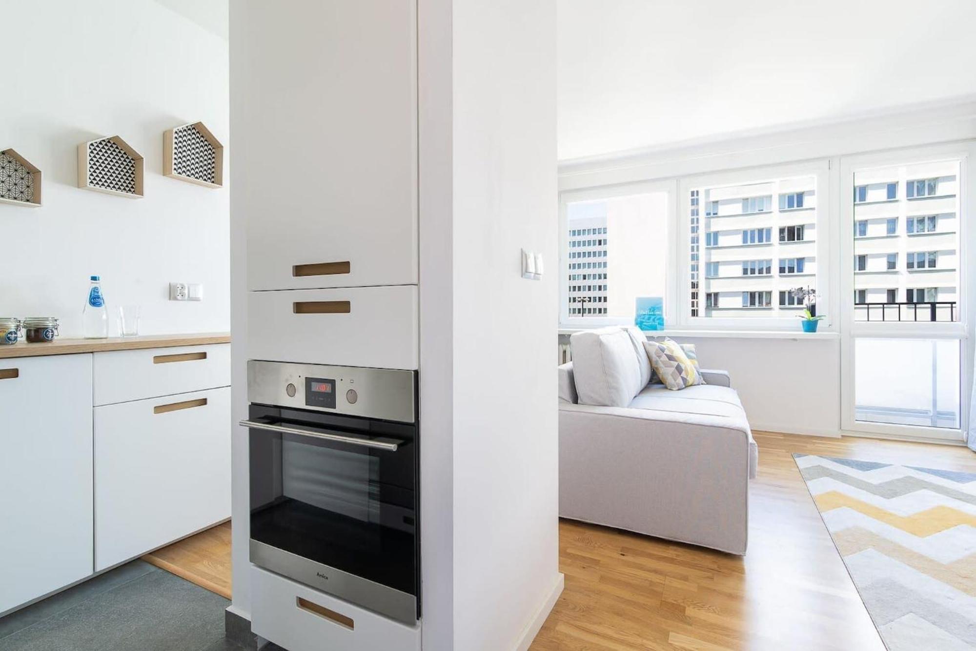 Przytulne Studio Dla 2 Osob W Centrum Warszawy By Rent Like Apartment Warsaw