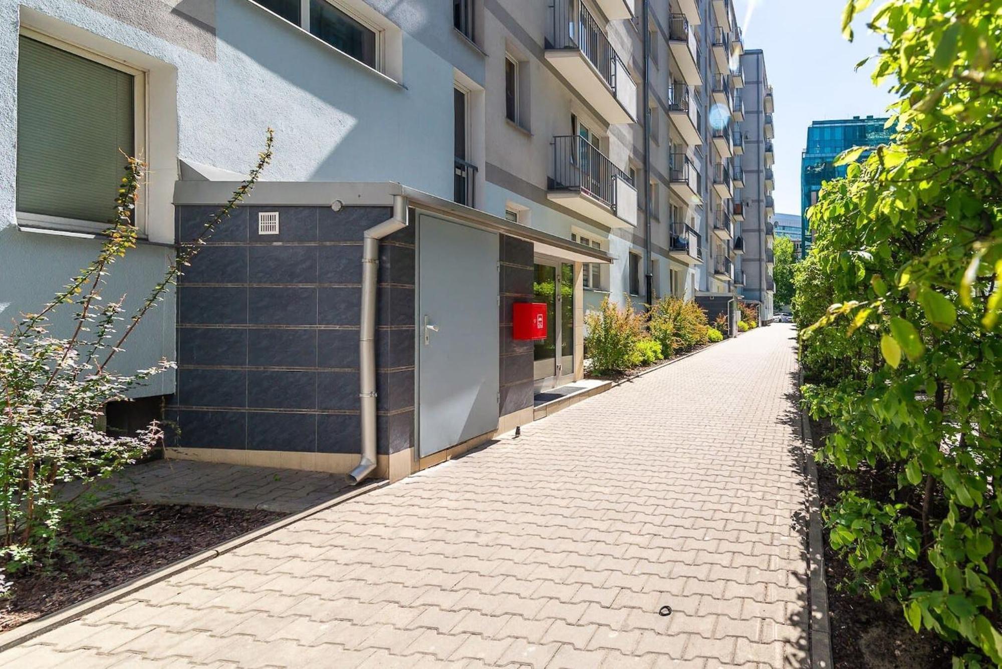 Przytulne Studio Dla 2 Osob W Centrum Warszawy By Rent Like Apartment Warsaw